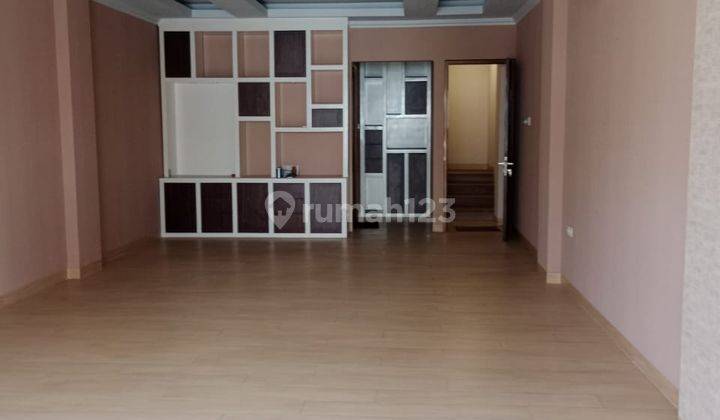 Gedung kantor strategis terdepan ke Pintu tol Cibubur 19