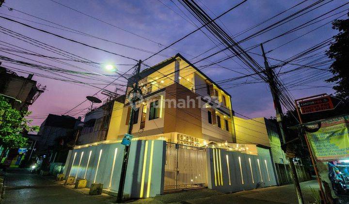 Kost Eksklusive 24 kamar full penghuni di Tomang Jakarta Barat 1