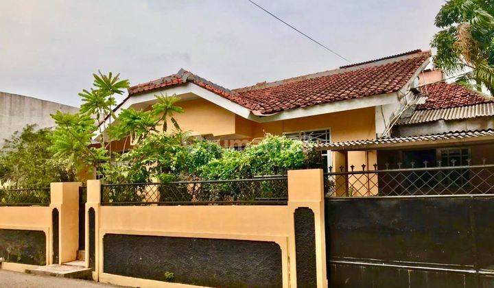 Rumah pinggir jalan di Cibubur Jakarta Timur 1