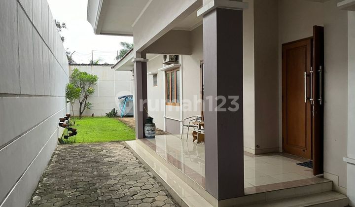Rumah bagus full furnish jalan pepaya Jagakarsa Jakarta Selatan
