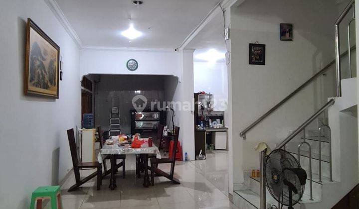 Rumah bagus 2 lantai area kramat kwitang salemba jakarta pusat 2