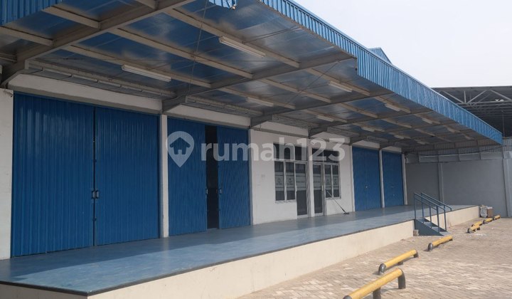 Gudang dan Kantor Jalan Raya Bekasi Cakung Jakarta Timur