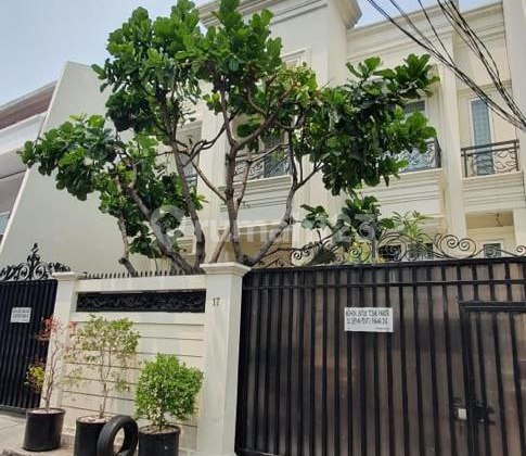 Rumah Mewah Klasik Modern Jalan Kebon Kacang Dekat Thhģamrin Jakarta Pusat