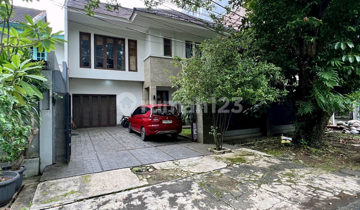 House in Kebayoran Baru Complex, Kerinci, South Jakarta with SHM (Freehold Certificate)