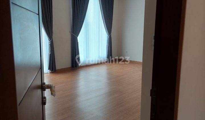 Disewa rumah baru dalam town house intiisari di Royela hill residence 8