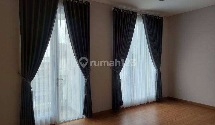 Disewa rumah baru dalam town house intiisari di Royela hill residence 6
