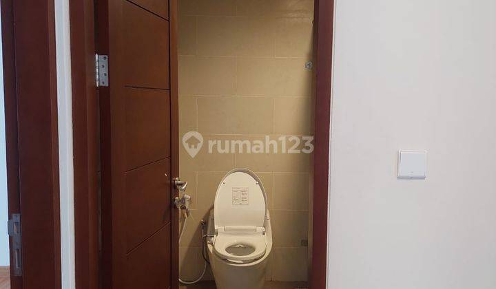 Disewa rumah baru dalam town house intiisari di Royela hill residence 9