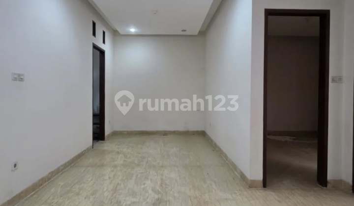 Rumah Dalam Cluster Di Terogong Jakarta Selatan Dekat Sekolah Jis 2