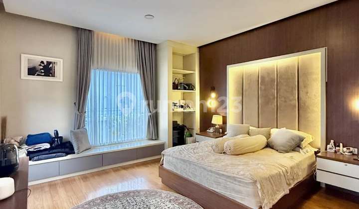 Rumah Mewah Ada Pool SHM di Cilandak Dekat One Bellpark Jakarta Selatan 2