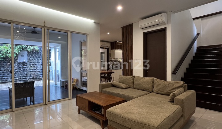 Rumah Full Furnised Dalam Cluster Serenia Hills di Lebak Bulus, Jakarta Selatan Rumah Full Furnised Dalam Cluster Serenia Hills di Lebak Bulus, Jakarta Selatan