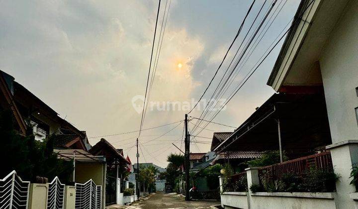 Rumah Lama Dalam Komplek Di Cinere Dekat Dengan Tol Brigif 2 Lantai Shm 2