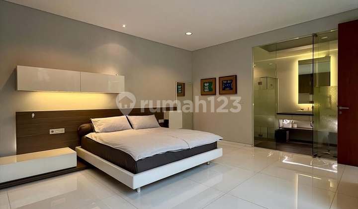 Rumah Bagus di Taman Gandaria SHM Akse Gandaria City 2