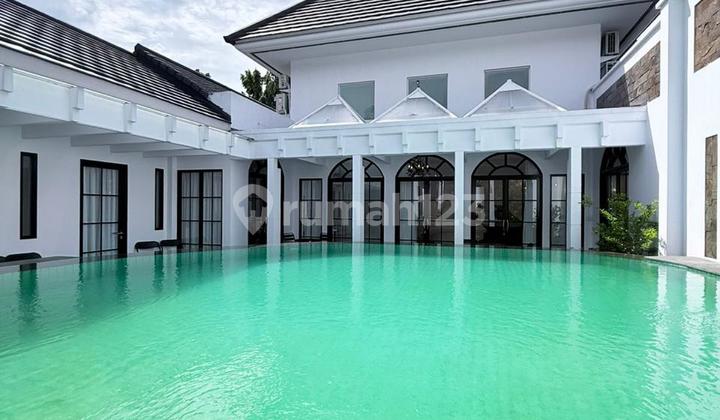 Rumah American Classic di Menteng Mewah Baru Kawasan Premium Menteng SHM Rumah American Classic di Menteng Mewah Baru Kawasan Premium Menteng SHM