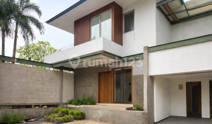 Rumah Baru Siap Huni di Pondok Indah Akses Jalan Besar SHM Jarang Ada 2