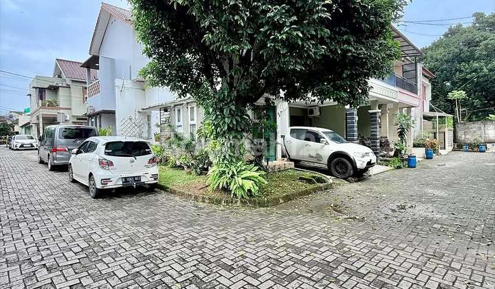 Hook House in Cluster at Cirendeu Near Labschool Cirendeu 2