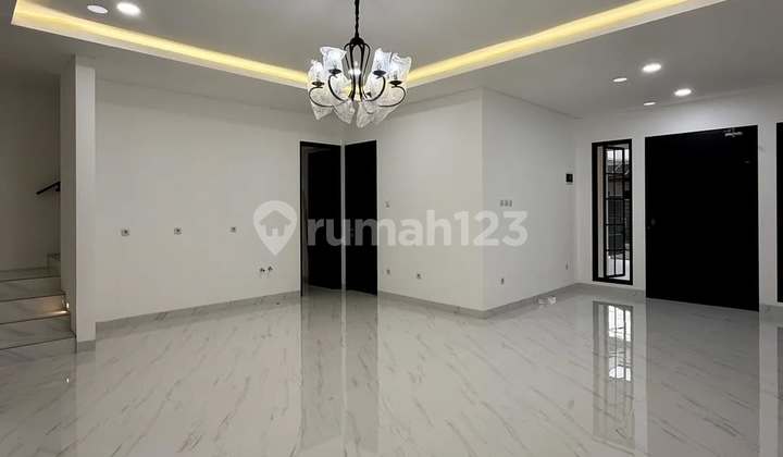 Ready-to-Occupy House in Mega Cinere Complex Behind Informa Cinere 2