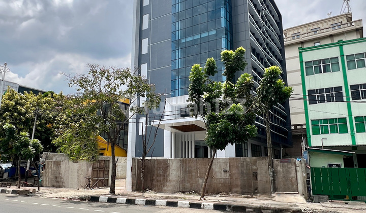 FOR SALE OFFICE BUILDING AT MAMPANG PRAPATAN RAYA.