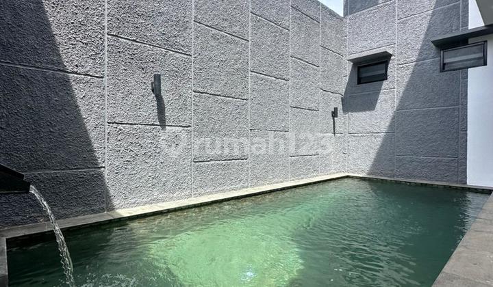 Rumah Baru Privet Pool Siap Huni Dalam Komplek di Pondok Labu Cilandak SHM