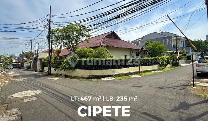 Asri House in Cipete Near MRT, Spacious Environment and Main Road, SHM, South Jakarta
