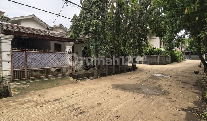 Rumah Lama Dalam Komplek Dipejaten Barat Dibawah NJOP Rumah Lama Dalam Komplek Dipejaten Barat Dibawah NJOP