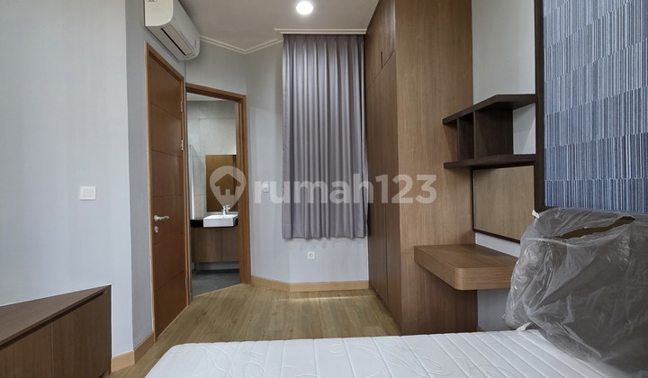 Ready-to-Occupy House in Botani Hills Fatmawati City Center 2