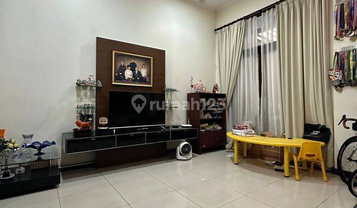 Rumah Di Pondok Indah Depan Taman Harga Menarik 2