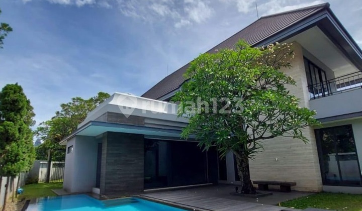 Rumah Minimalis Hook Modern Di Daerah Kebayoran Baru