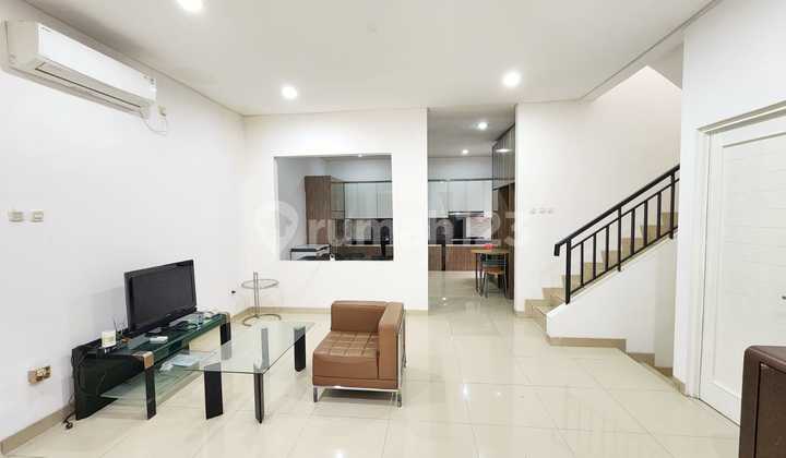 Disewa Rumah 2 Lantai Siap Huni di Cluster Eksklusif - Kembangan, Jakarta Barat Disewa Rumah 2 Lantai Siap Huni di Cluster Eksklusif - Kembangan, Jakarta Barat