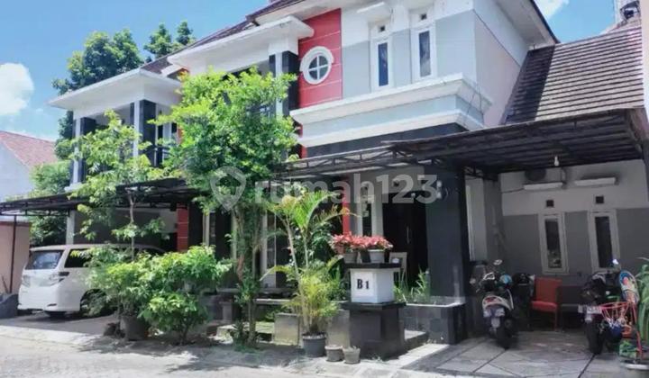 Furnished House for Rent 5 Bedrooms in Housing Estate Only 2km from Jogja Monument