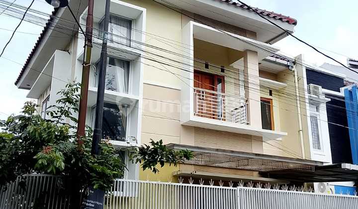 Beautiful 2-Storey House 4 Bedrooms Kaliurang Road Km8 Area
