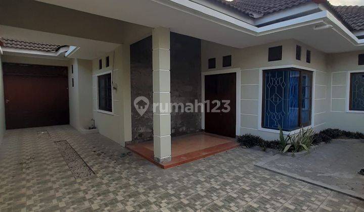 Rumah Bagus Sudah Renovasi Pinggir Jalan Cocok Untuk Usaha Kantor Area Jalan Kabupaten  2