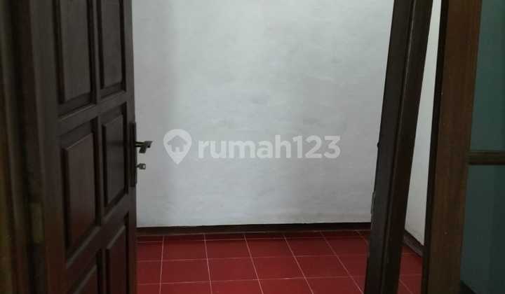 Rumah Luas 6 Kamar Tidur Akses Mobil Simpangan Tengah Kota Jogja 12