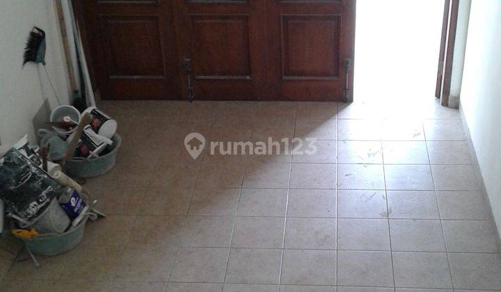 Rumah Bersih Siap Huni 5 Kamar Tidur Dalam Perumahan Dekat Pakuwon Mall 3