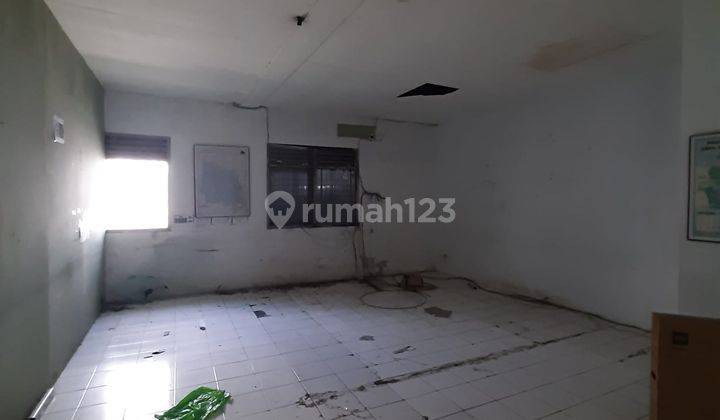 Gudang Tepi Jalan Utama Akses Tronton Parkir Luas Dekat Ke Ringroad Utara  3