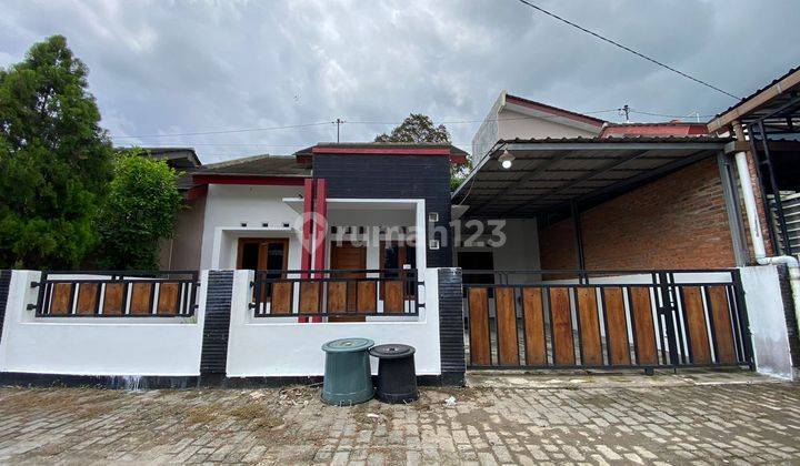 Rumah Modern Minimalis Akses Mobil Lokasi Dekat Pasar Godean Masih Ada Tanah Sisa Luas Dibelakang 1