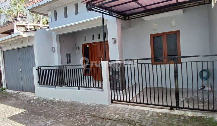 Rumah murah siap huni lingkungan pemukiman nyaman dekat dengan berbagai fasilitas publik cocok untuk keluarga, homestay dll 1