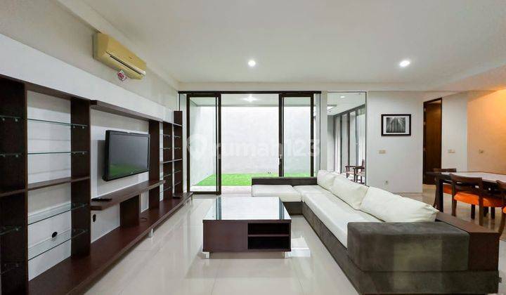 Rumah mewah full furnished dalam perumahab elit jalan palagan  2