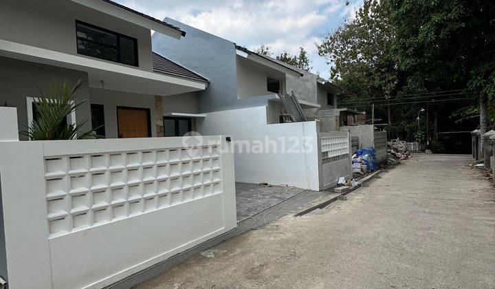 Rumah modern minimalis tidak jauh dari kota jogja area godean  2