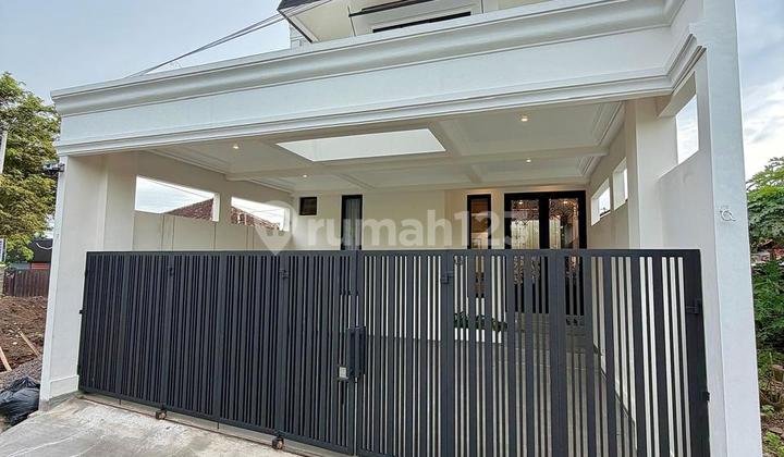 Luxury 4 Bedroom House Fully Furnished in Maguwoharjo Inside Ring Road 2