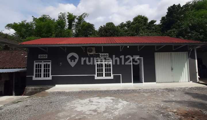 Rumah Baru Dijual Jalan Kabupaten Trihanggo Dekat ke Tugu Jogja Jcm Mall