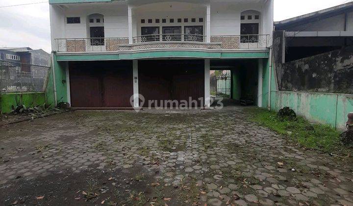 Rumah Disewakan 2 Lantai 4 Kamar Tidur Parkiran Luas Cck Untuk Rental Kantor Dll 1