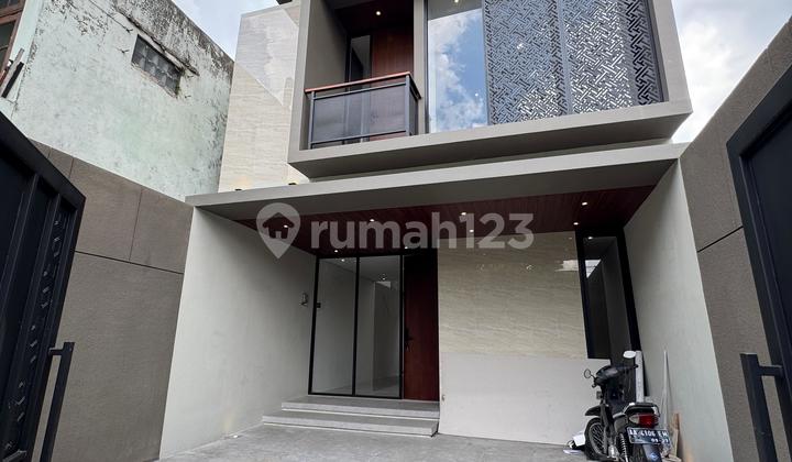 2-Storey Luxury House Area Near Maguwoharjo Stadium 2