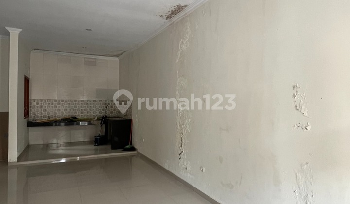 Spacious 2-Storey House in a Housing Complex, Suitable for Office Use, Located on Kaliurang Road Km8