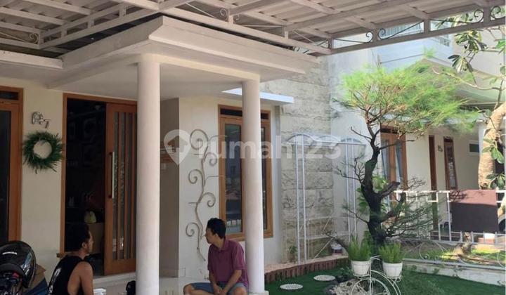 Furnished House in 3-Bedroom Housing Area on Jalan Palagan Close to Hyatt Mall JCM