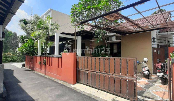 Rumah Semi Villa Disewakan Full Furnish Area Jalan Palagan Utara Hyatt 1