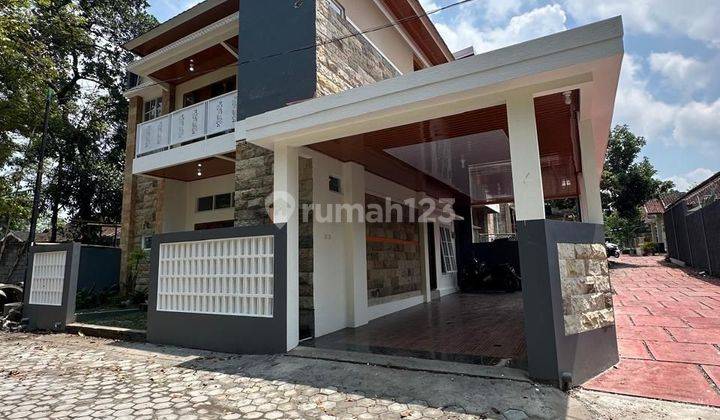 Rumah Baru Siap Huni Akses Mobil Simpangan Konsep Modern Tropical Area Dekat Kampus Uii Jakal 1