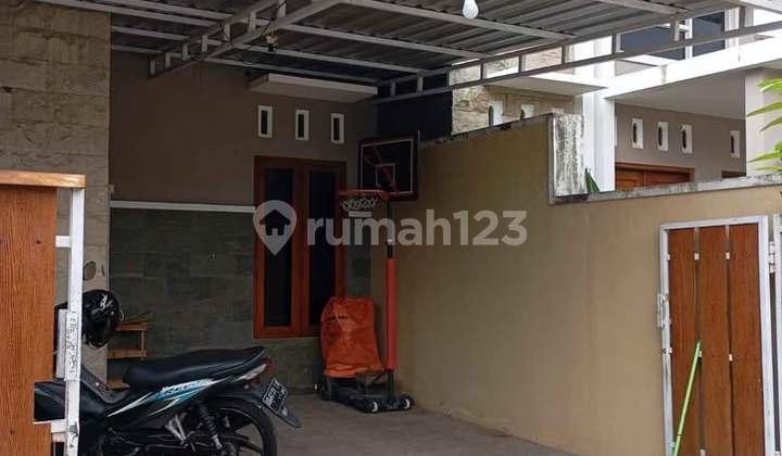 For Rent Nice House Ready to Use Godean Road Area 10 Minutes from Tugu Jogja