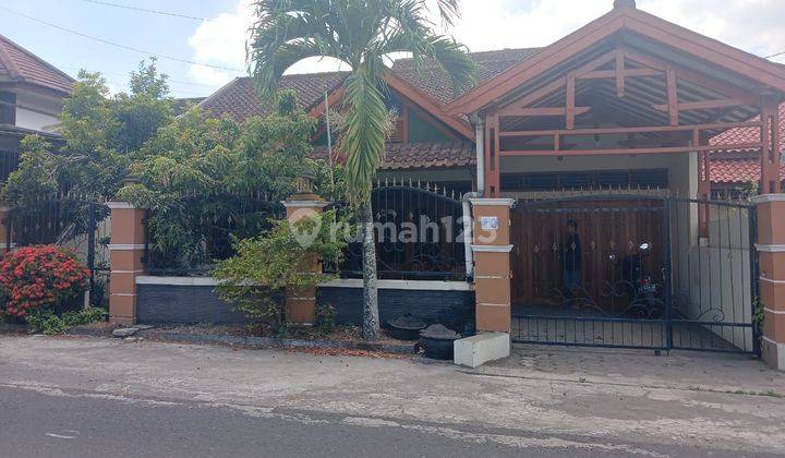 Rumah Dijual Tepi Jalan Bagus Buat Usaha Kantor Area Jalan Kabupaten Dalam Ringroad 1