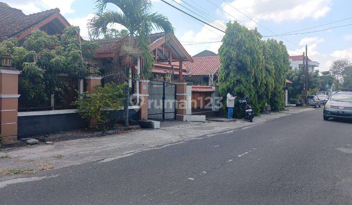 Rumah Dijual Tepi Jalan Bagus Buat Usaha Kantor Area Jalan Kabupaten Dalam Ringroad 2