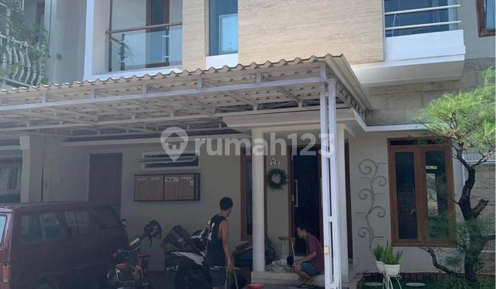 Furnished House in 3-Bedroom Housing Area on Jalan Palagan Close to Hyatt Mall JCM